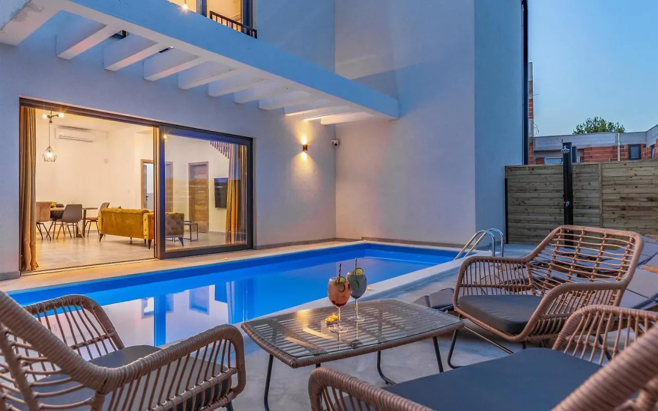 Villa Rougemarin - Marin With Private Pool Medulin
